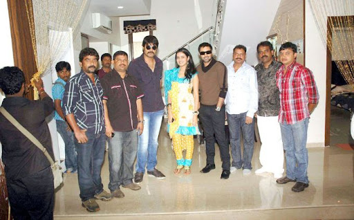 CLICK THE ABOVE ARROW TO  ZOOM THE IMAGE