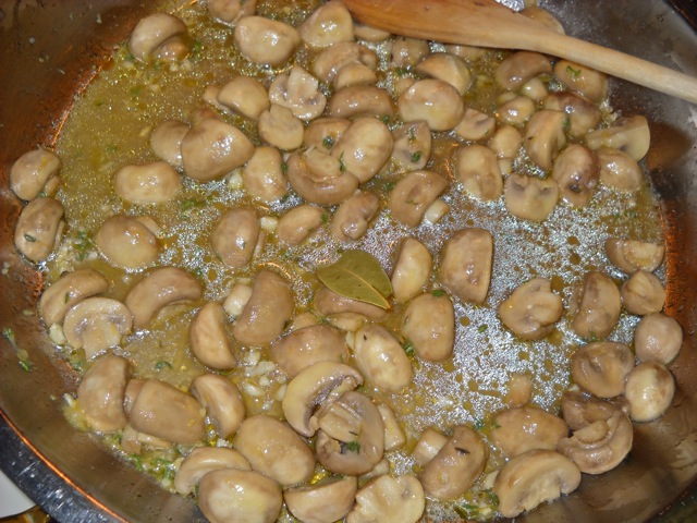 finished marinated mushrooms