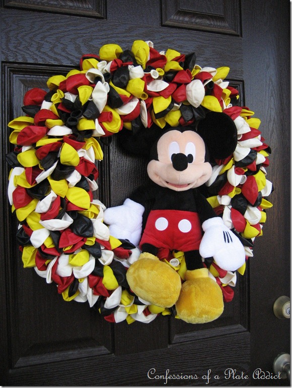 CONFESSIONS OF A PLATE ADDICT Mickey Mouse Balloon Wreath