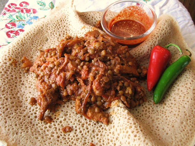 [berbere stew injera 022[3].jpg]