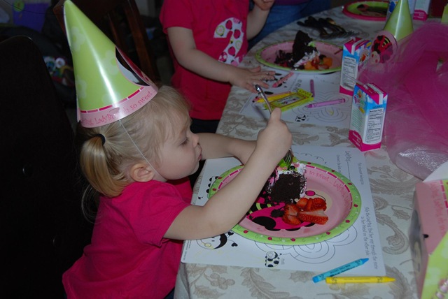 [smaller2ndBirthday0753.jpg]