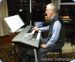 Gordon Sutherland trying out Taka Iida's Yamaha D-Deck keyboard
