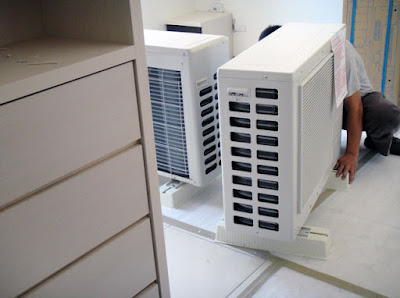 [Life] 裝潢實戰第八彈：冷氣機體、燈具 & 壁紙安裝！ - 阿祥的網路筆記本