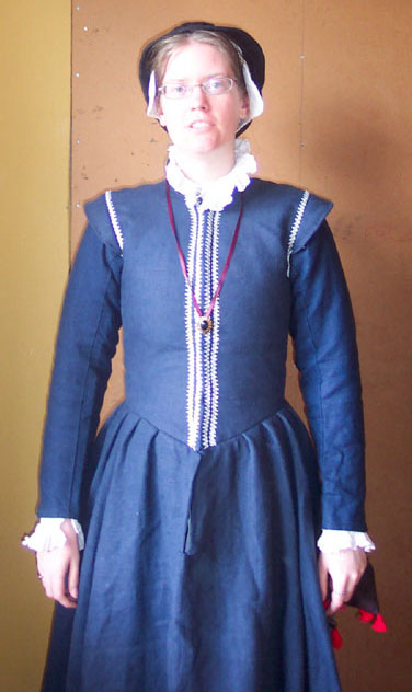 Closed skirt, front