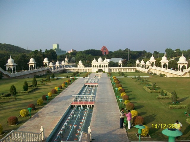 [Mughal garden[7].jpg]