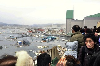 japan-tsunami-earthquake-hits-northeast-coast_33140_600x450