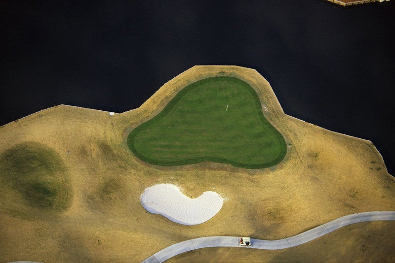 [golf_course_waters_edge[2].jpg]