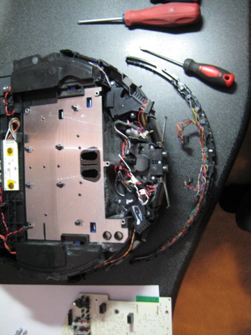 [2009-04-07 Roomba Articulating Arm Optical Sesnsor Set Replacement 021[2].jpg]