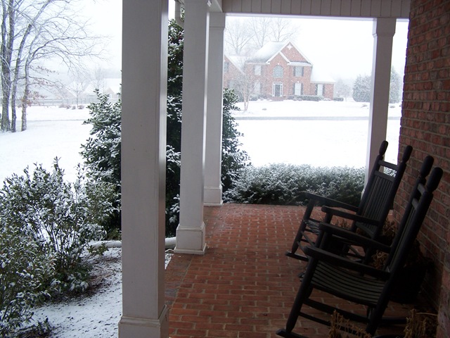 [Front porch with snow 001[4].jpg]