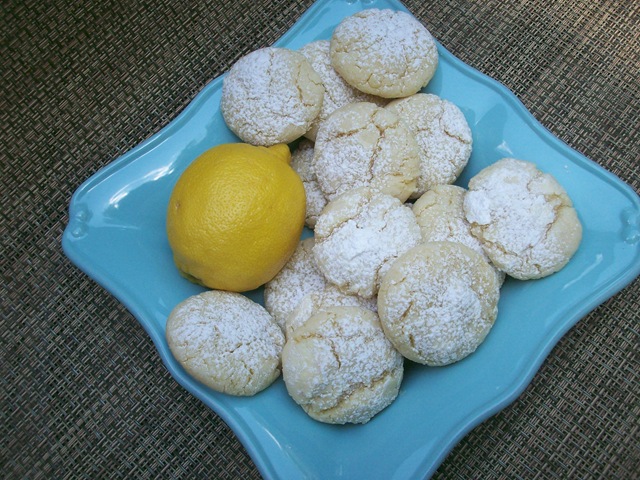 [Lemon Crinkle Cookies 025[5].jpg]
