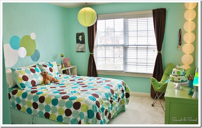 Polka Dot Teen Room