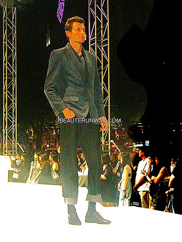 [G200020thAnniversaryFashionShowIONOr[11].jpg]