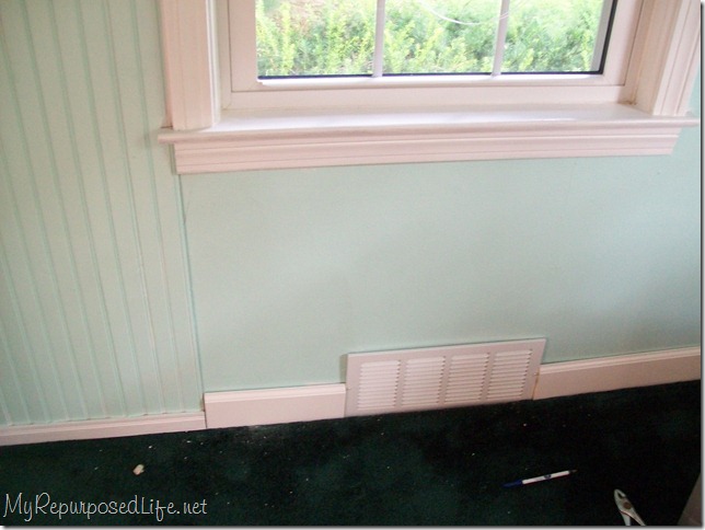 white wood trim looks so pretty