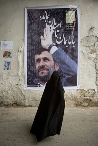 Iran-elections-Woman-stan-005