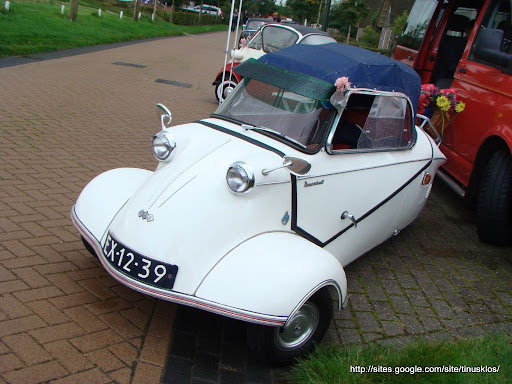 Nargis Fakhri Hot Wallpaper 05