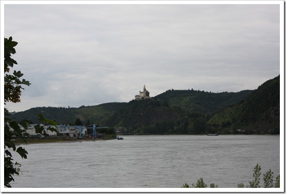 Det var mange slott med oversikt over Rhinen