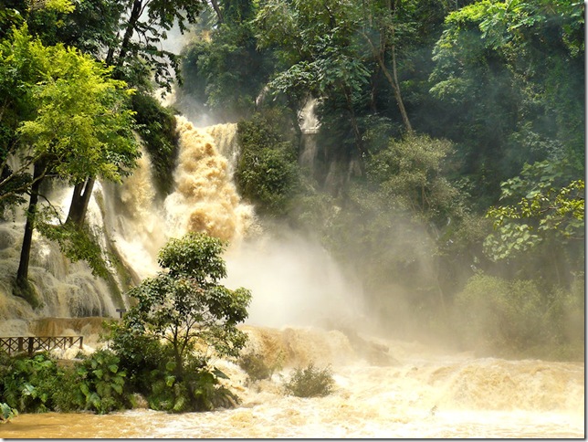 6kuang-si-waterfall