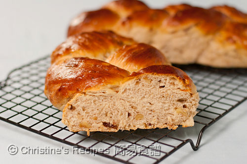 Braided Raisin Walnut Bread03