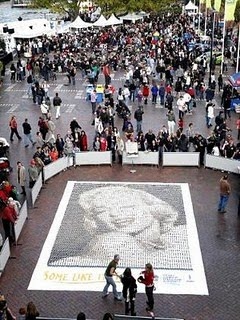 [Marilyn Monroe World Record 2010[3].jpg]