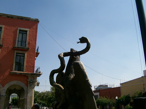 mexican eagle and snake emblem