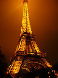 一个孤寂的灵魂飘散于巴黎的空气中 -- 益源在巴黎的照片。