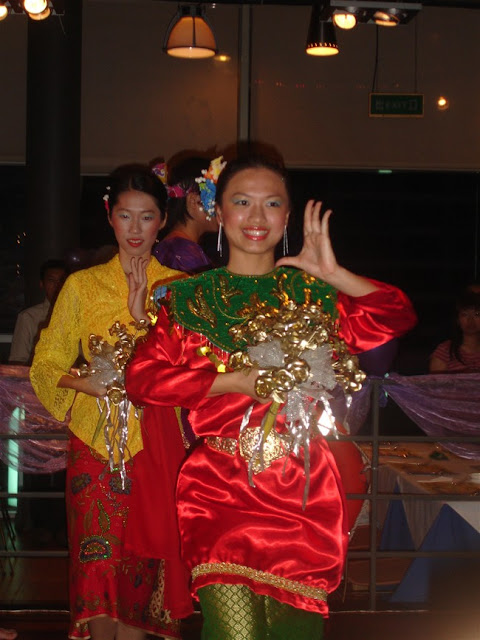 当天我有跳马来舞哦！“Diadatan