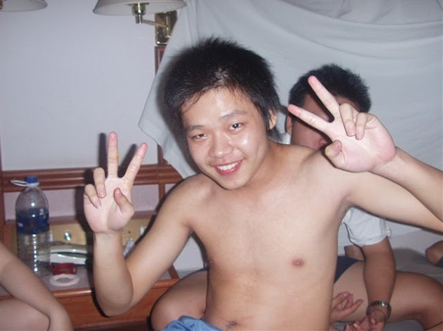 胜利的表情,爽!