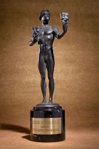 [Screen_Actors_Guild_Awards_trophy_1_full[6].jpg]