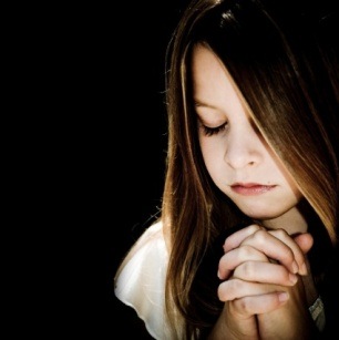 [Praying child[3].jpg]