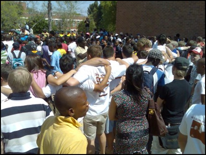 UP white_students_formed_defence_line_against_aggressive_demonstrators_Sept82009