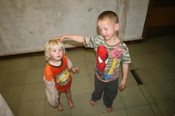 [Afrikaner children in squatter camp2 Oct 2009[2].jpg]