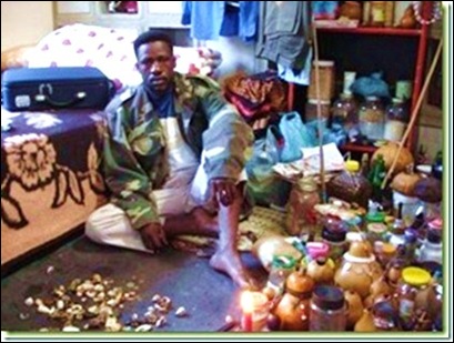 Traditional Healer_Pretoria_Pharmacopia_AfricanCrisisJanLamprechtPermission