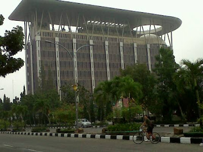 WHAT DO YOU KNOW ..: uniknya gedung-gedung di pekanbaru