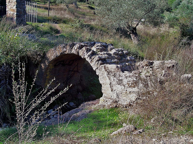  Puente romano del arroyo de Linares