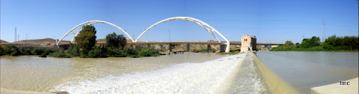  Panorámica del puente azud y antigua central. 