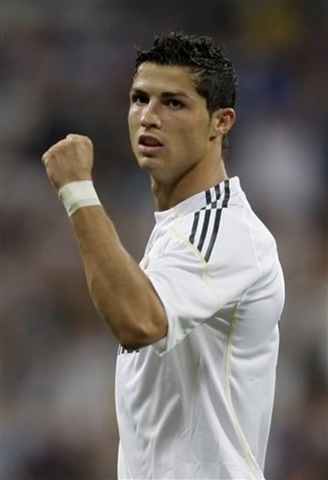 [Cristiano Ronaldo Madrid 2009[8].jpg]