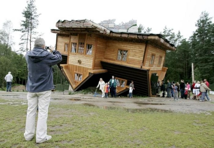 Upside Down House  Amusing Planet