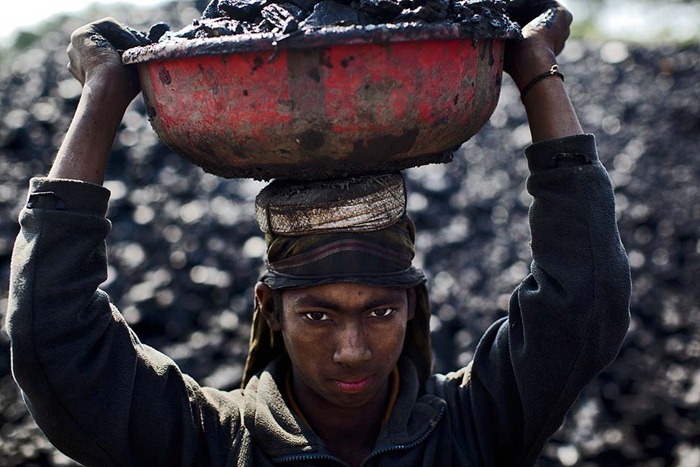 India-Child-Coal.09