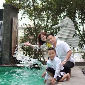 when happiness attack by Drianz Chen - People Family