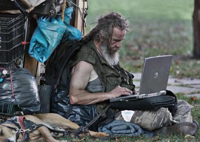homeless-man-goes-wireless