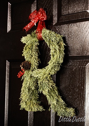 [Christmas Monogram Wreath[4].jpg]
