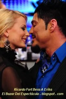 Ricardo Fort Besa A Erika.jpg