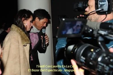Tinelli Con Laurita En La Calle.jpg