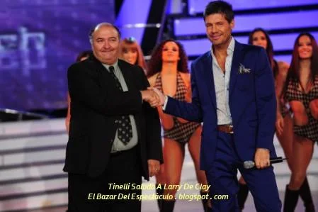 Tinelli Saluda A Larry De Clay.jpg
