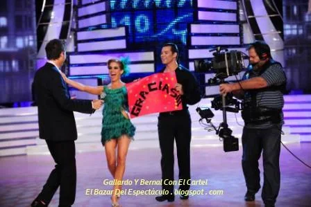 Gallardo Y Bernal Con El Cartel.jpg