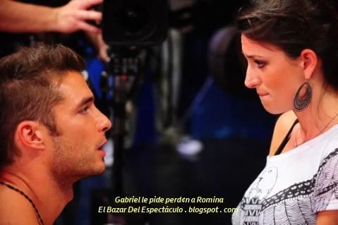 Gabriel le pide perd¢n a Romina.JPG