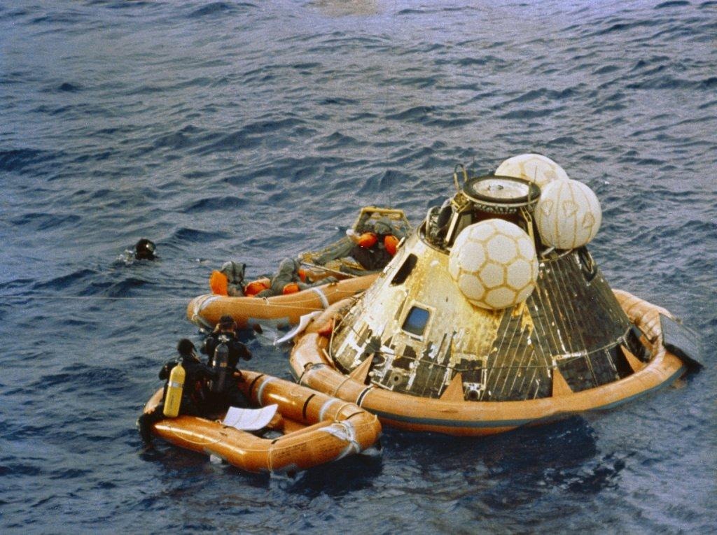 [Apollo 11 recovery[4].jpg]
