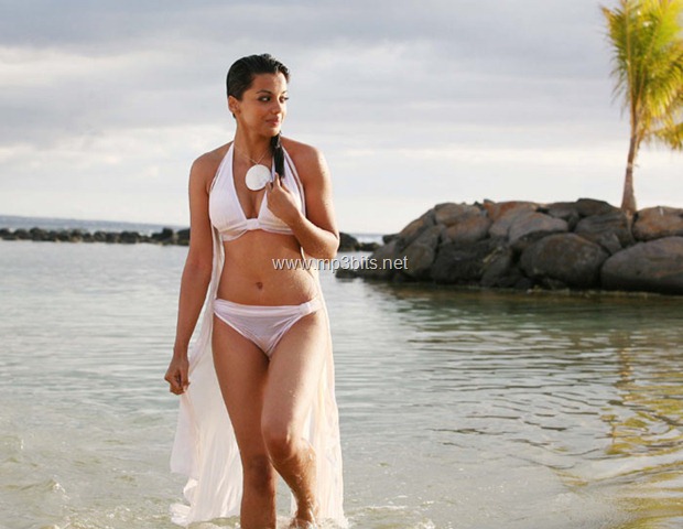 [Mugda-Godse-hot-bikini-stills[10].jpg]
