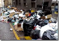 Marzo 2011: Napoli di nuovo invasa dai rifiuti