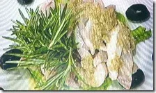 Insalata di coniglio e asparagi con pesto di pinoli e olive